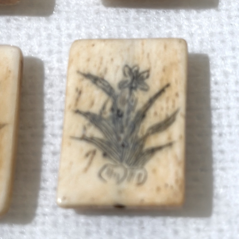 Six hand carved bone elephants square beads hole top and bottom - Picture 9 of 15